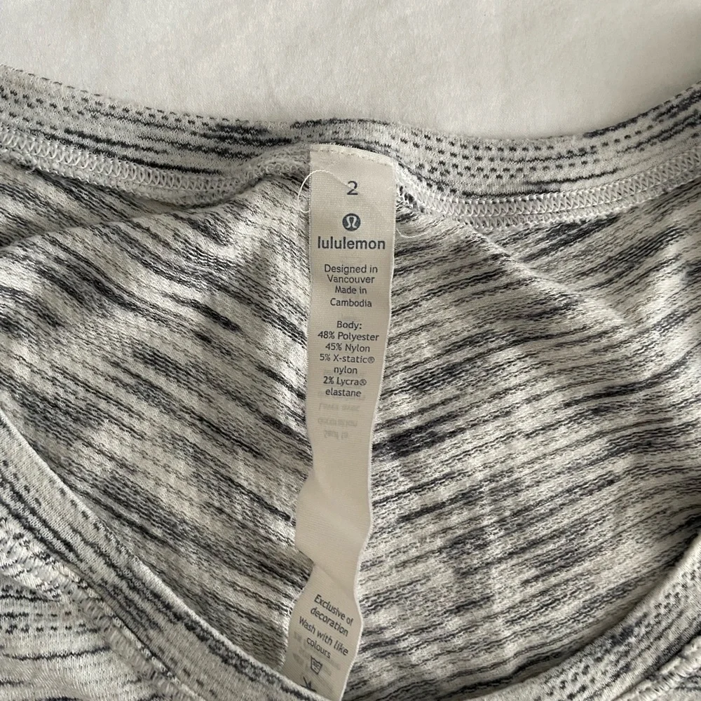 Lululemon 5 Mile Long Sleeve Tiger Space Dye Black White Size 2